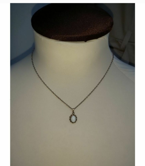 RAINBOW MOON STONE PENDANT & Golden Toned  Pendant - Picture 1 of 4